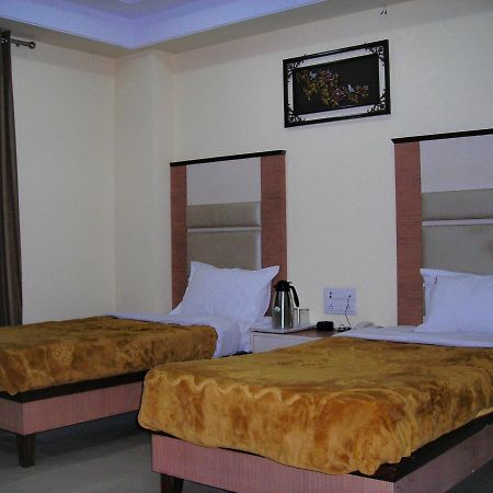 Hotel Dolphin Rāipur Exterior foto